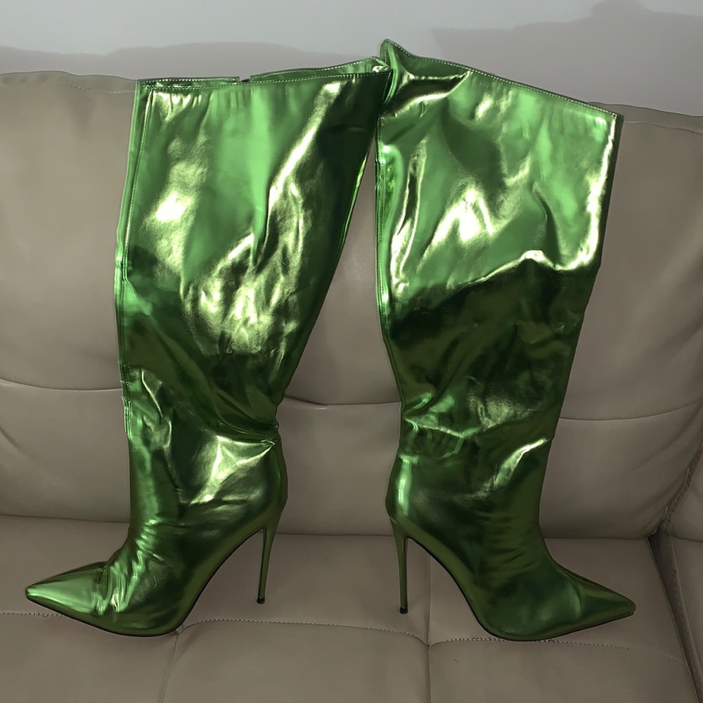 PAT N LEATHER KNEE HIGH BOOTS ( GREEN )